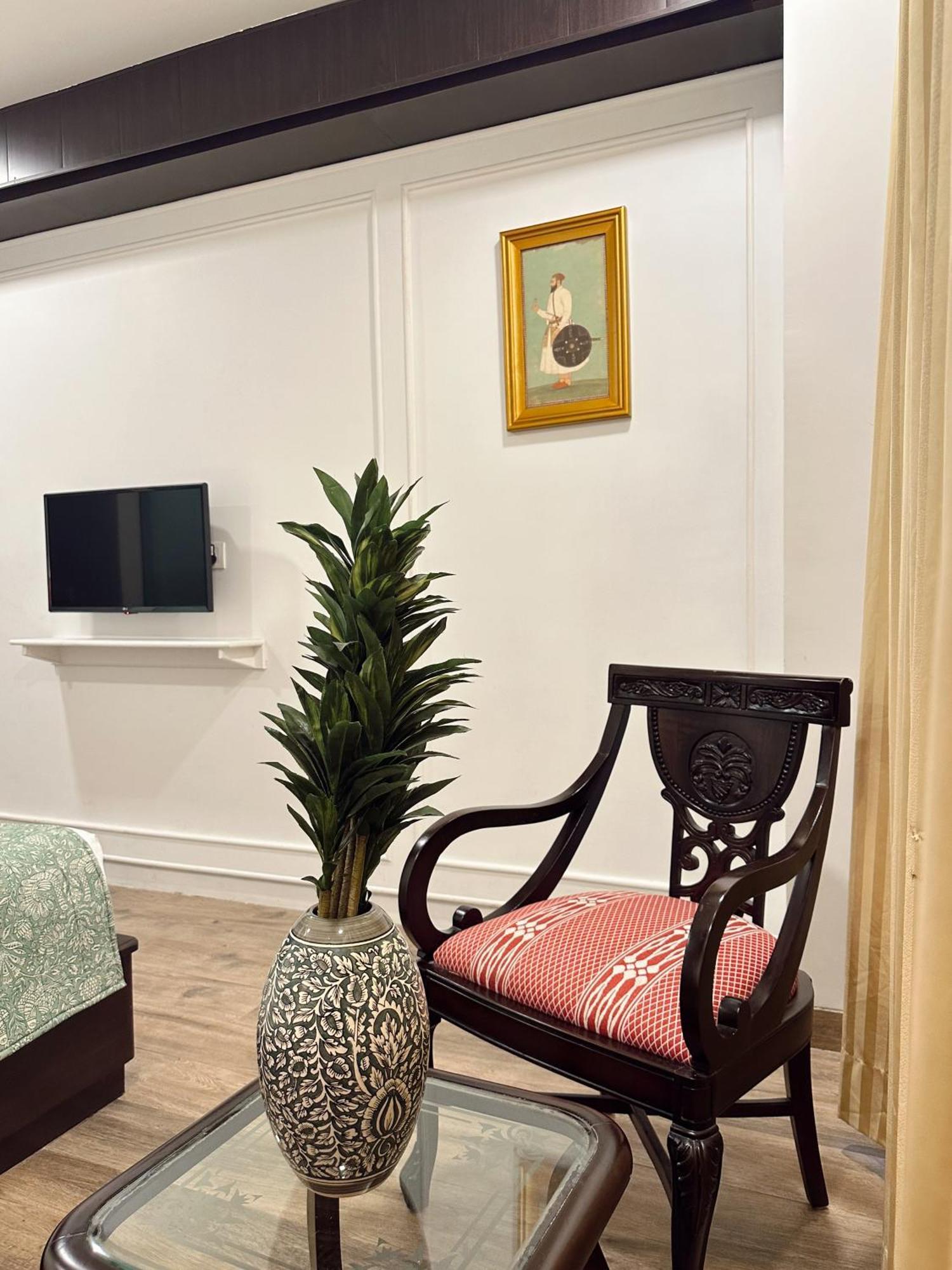 Atulyaa Taj 4*