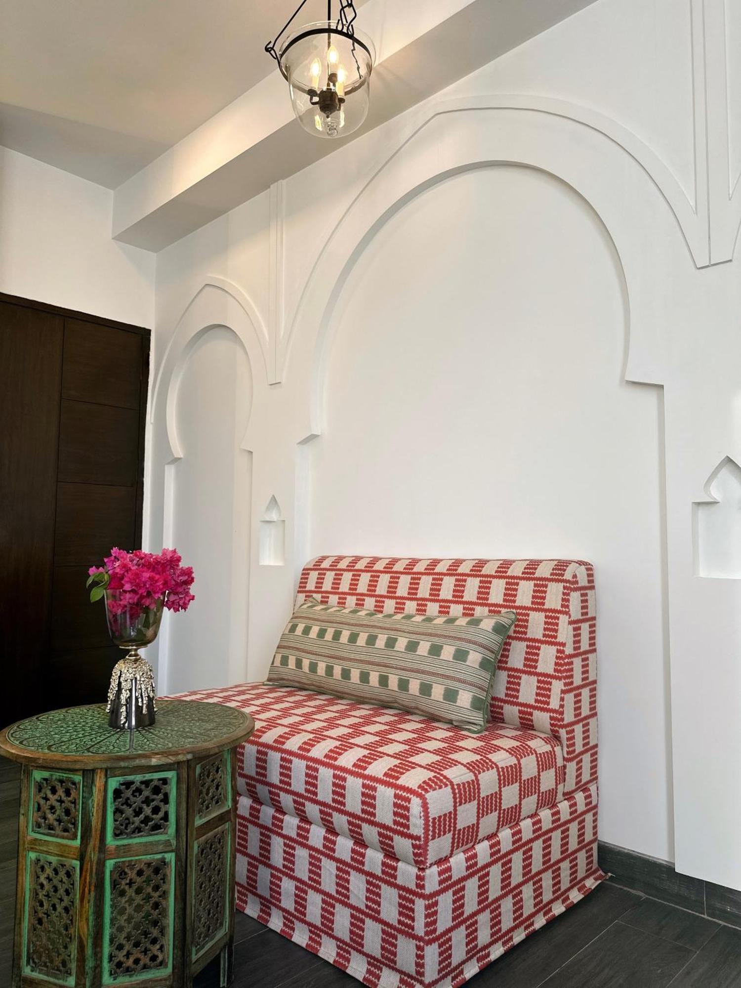Hotel Atulyaa Taj