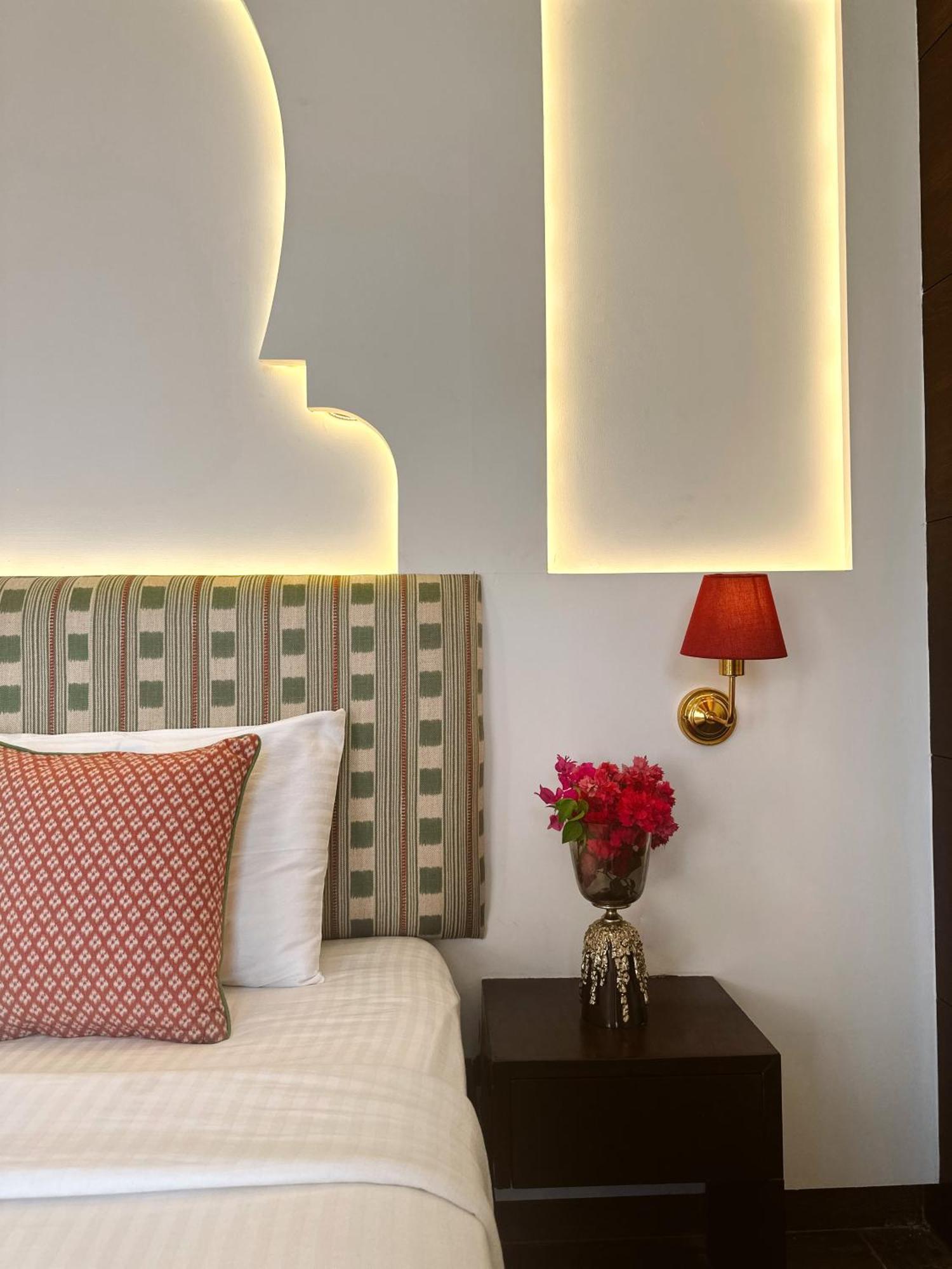 Hotel Atulyaa Taj 4*